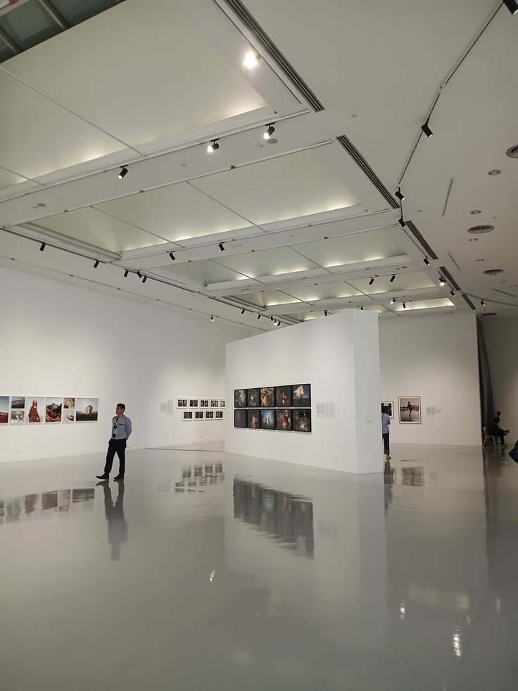 ARTSASA gallery interior